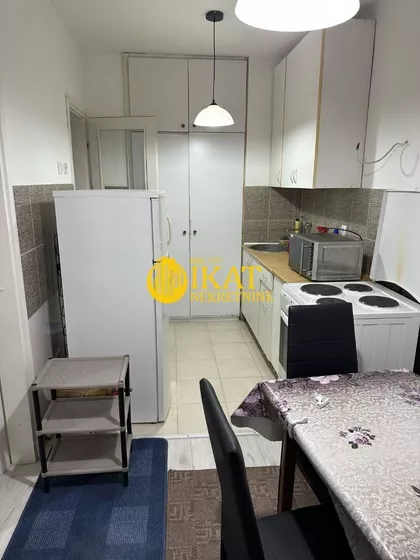 Petrarkina | 4zida.rs