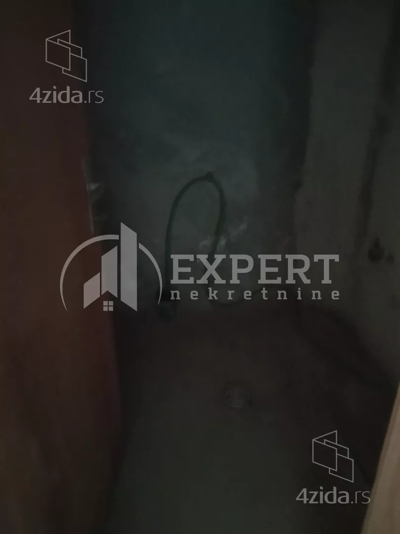 Lokal | 4zida