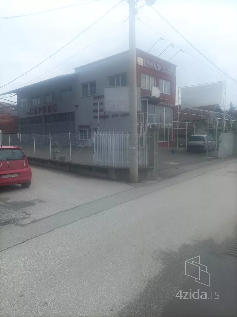 Poslovna zgrada | 4zida