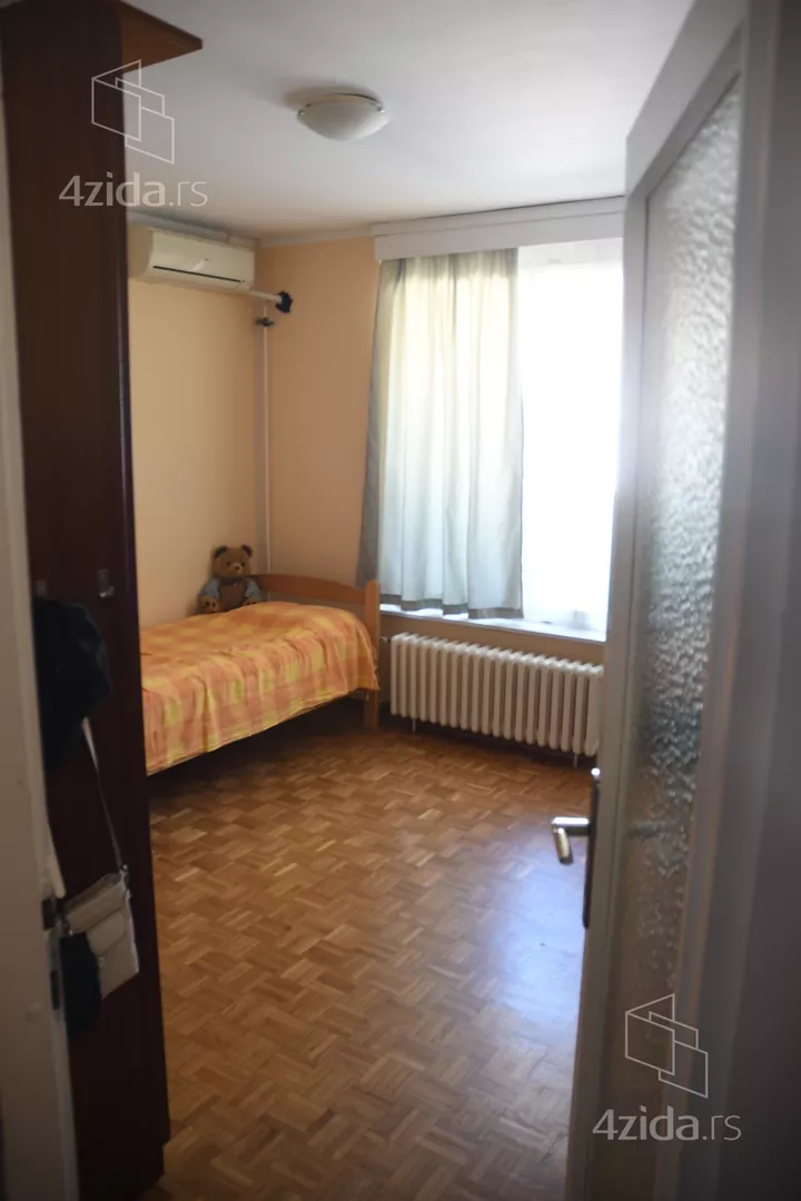 Četvoroiposoban stan | 4zida