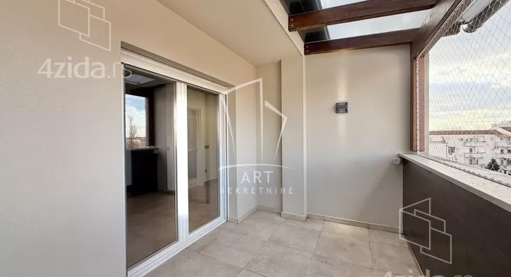 Petosoban stan | 4zida