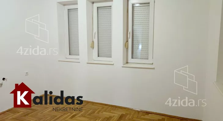Četvoroiposoban stan | 4zida
