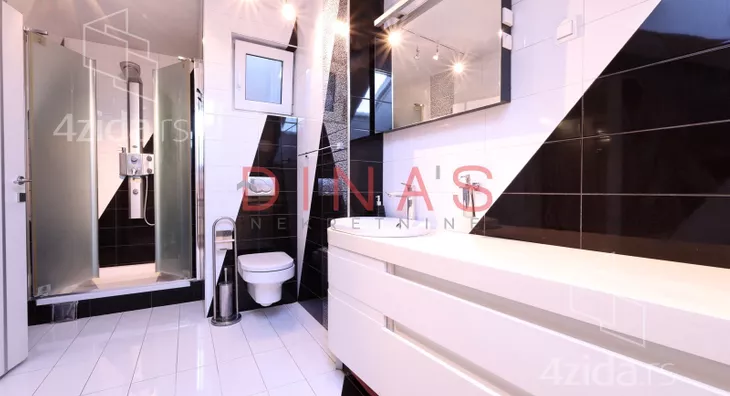 Šestosoban stan | 4zida