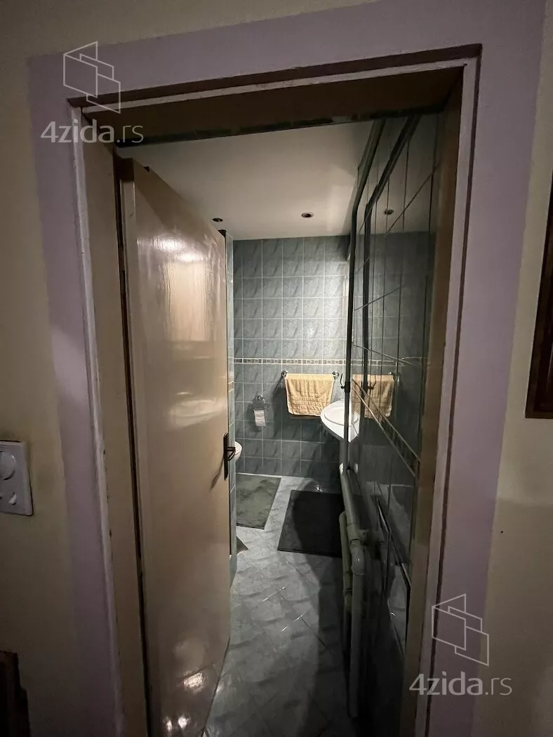 Šestosoban stan | 4zida