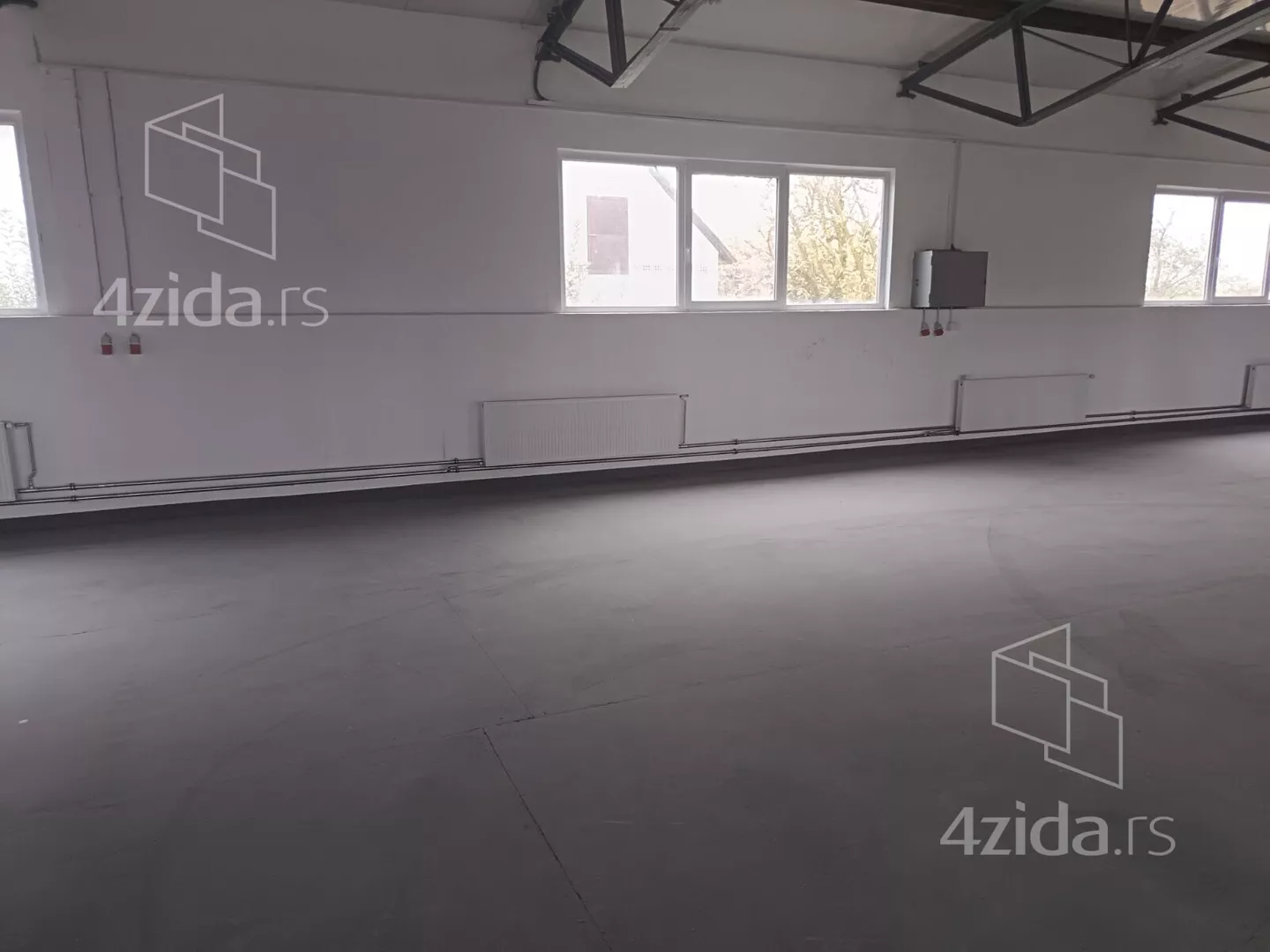 Poslovna zgrada | 4zida