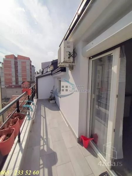 Troiposoban stan | 4zida