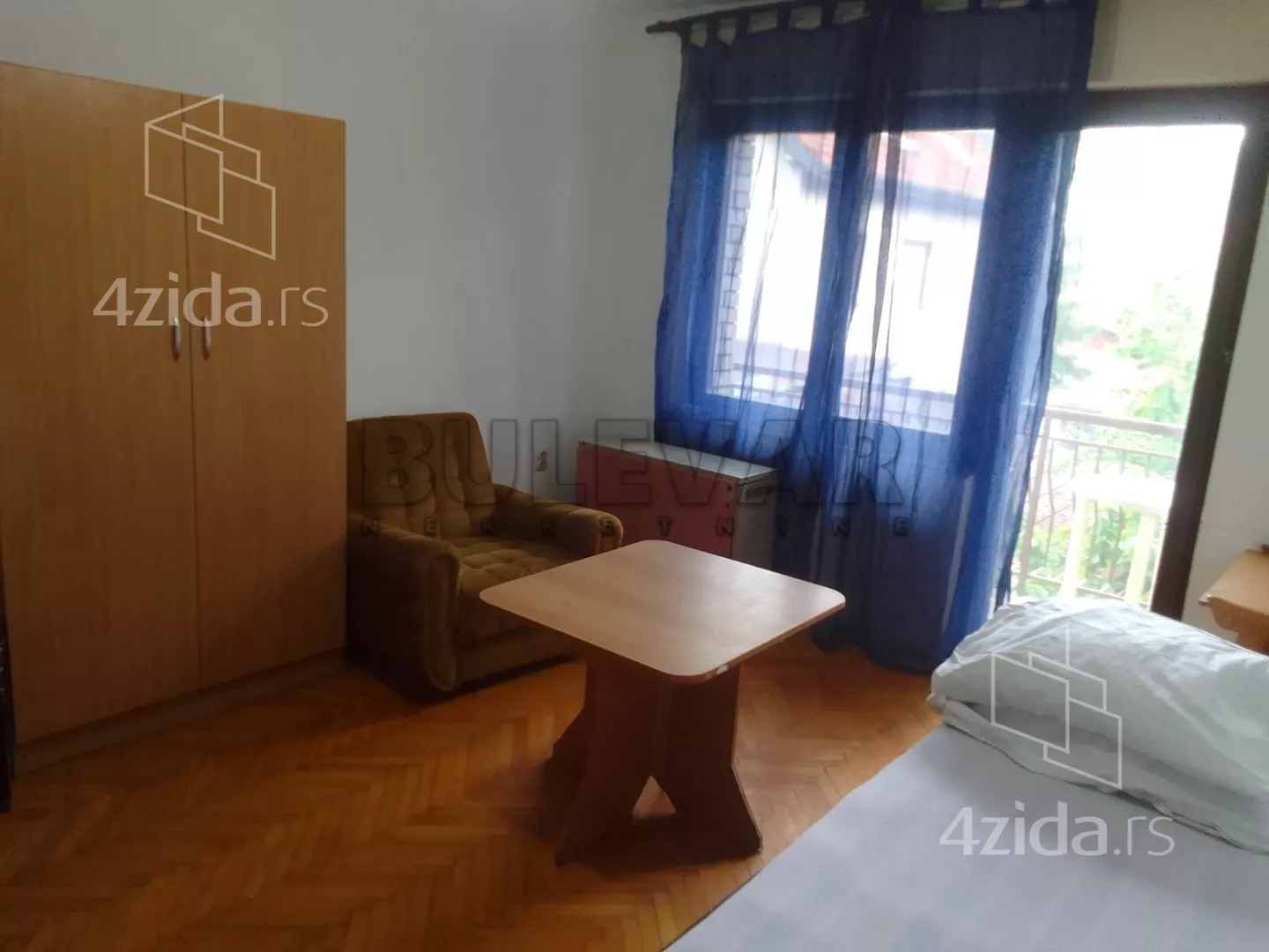 Troiposoban stan | 4zida