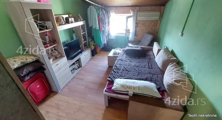 Šestosoban stan | 4zida