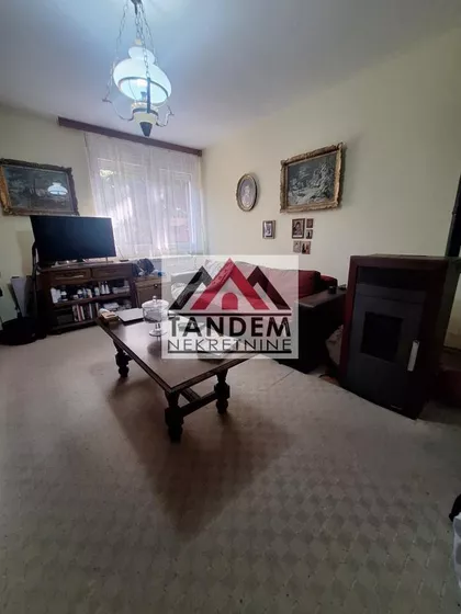 Božidar Adžija | 4zida.rs