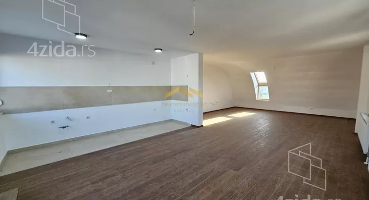 Šestosoban stan | 4zida