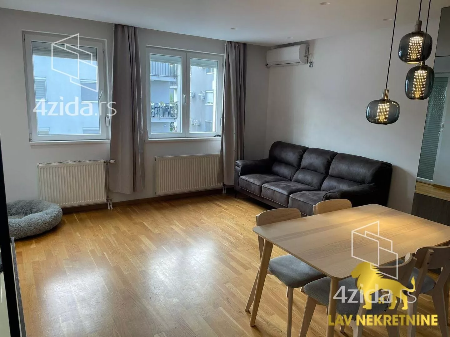 Troiposoban stan | 4zida