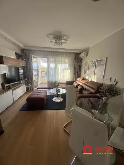 Šumadijska | 4zida.rs