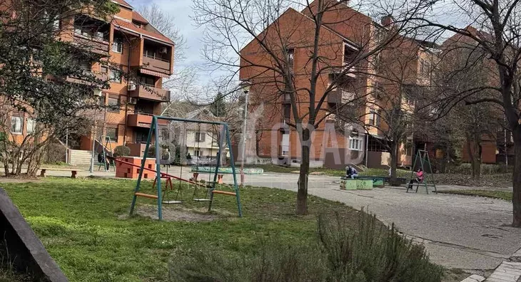 Četvoroiposoban stan | 4zida