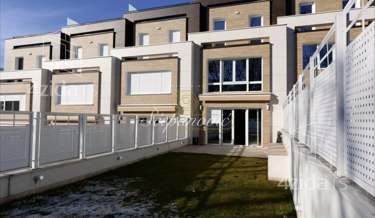 Petosoban stan | 4zida