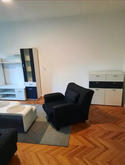 Sremska | 4zida.rs