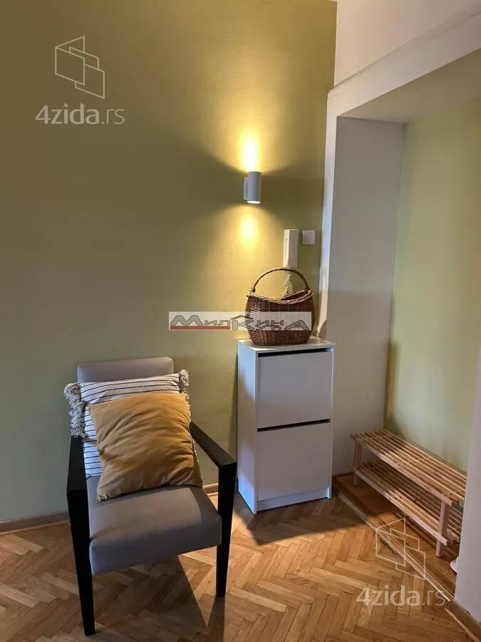 Četvoroiposoban stan | 4zida