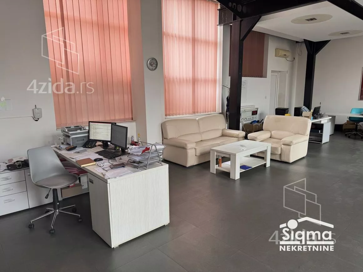 Poslovna zgrada | 4zida