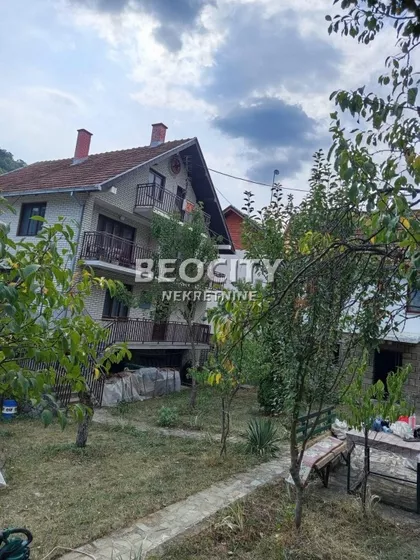 Selo Paleznica | 4zida.rs