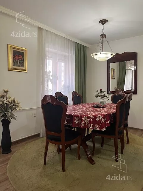 Troiposoban stan | 4zida