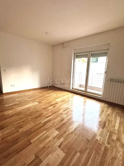 Crveni Krst Vračar | 4zida.rs