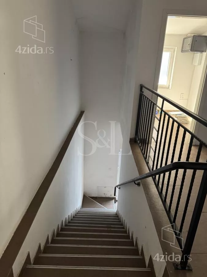 Lokal | 4zida