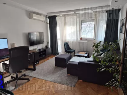 STUDENTSKI GRAD | 4zida.rs