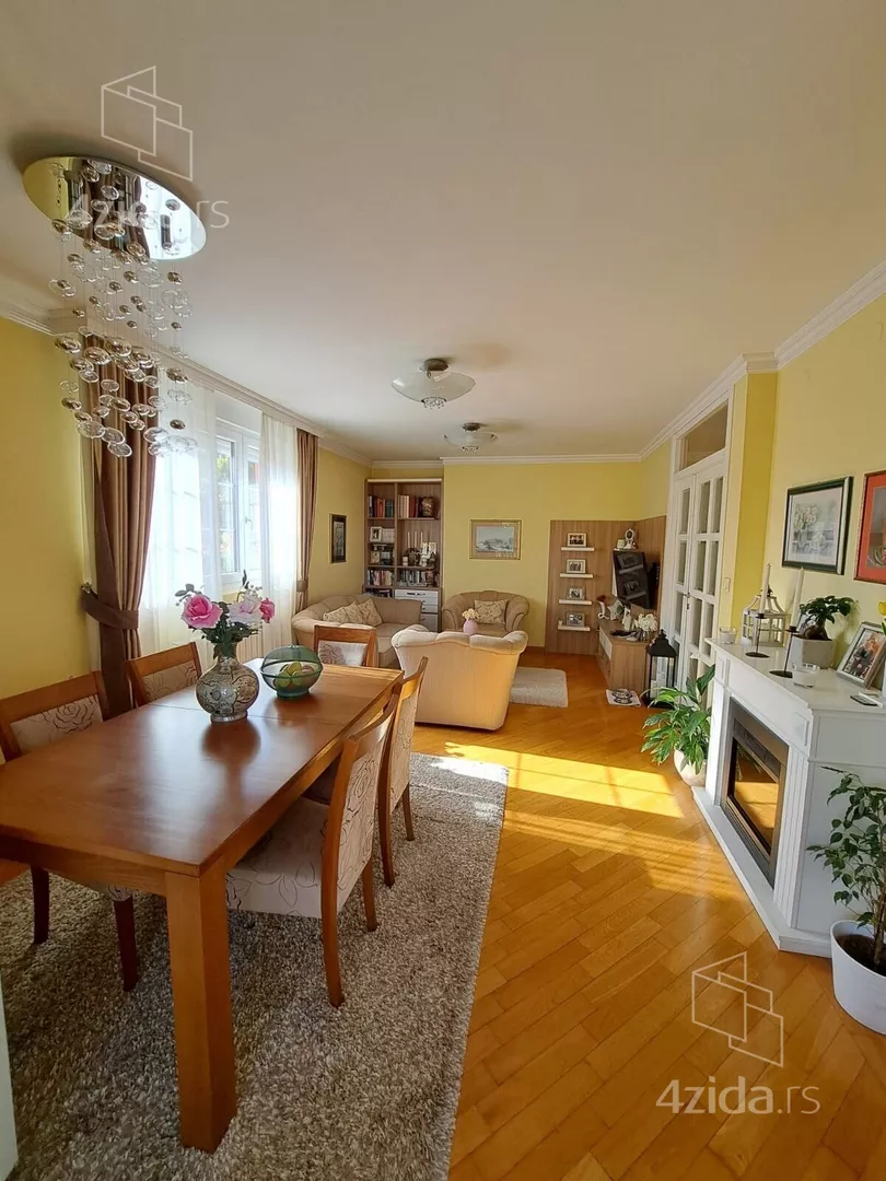 Petosoban stan | 4zida