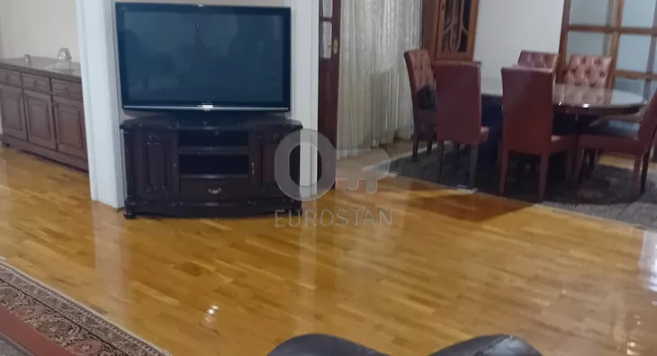 Šestoiposoban stan | 4zida