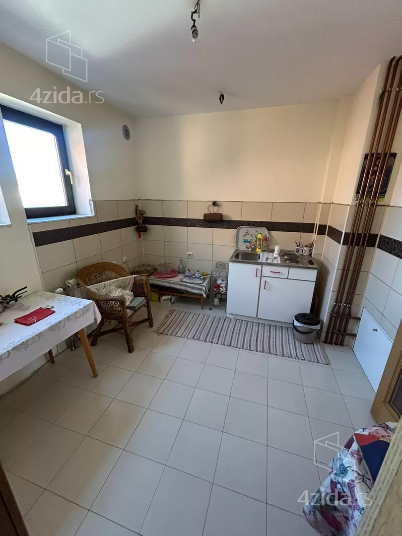 4-etažna kuća | 4zida