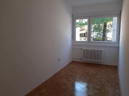 Ustanička | 4zida.rs