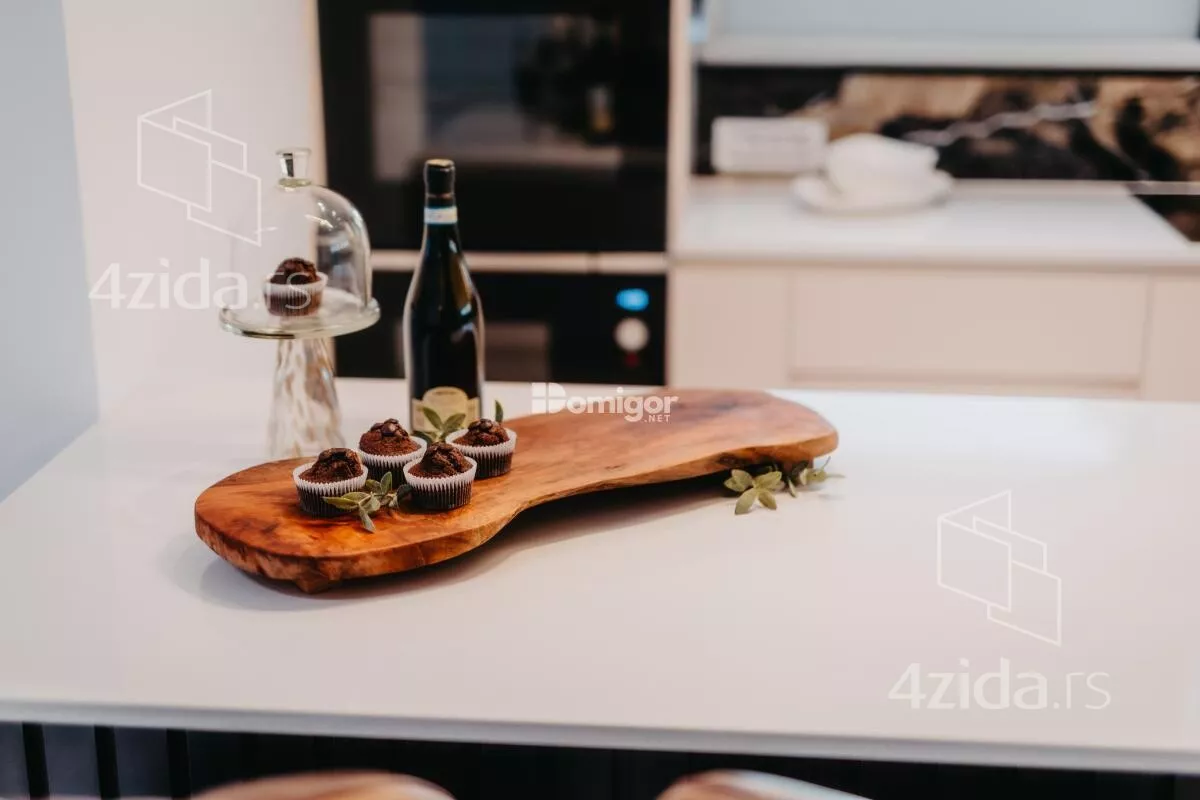 Petosoban stan | 4zida