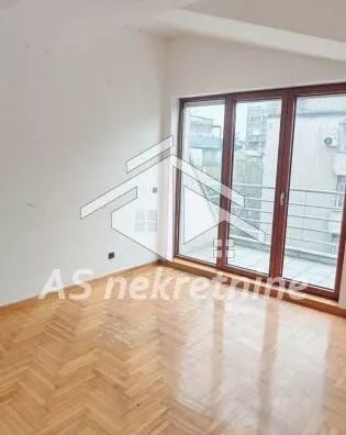 Šestosoban stan | 4zida