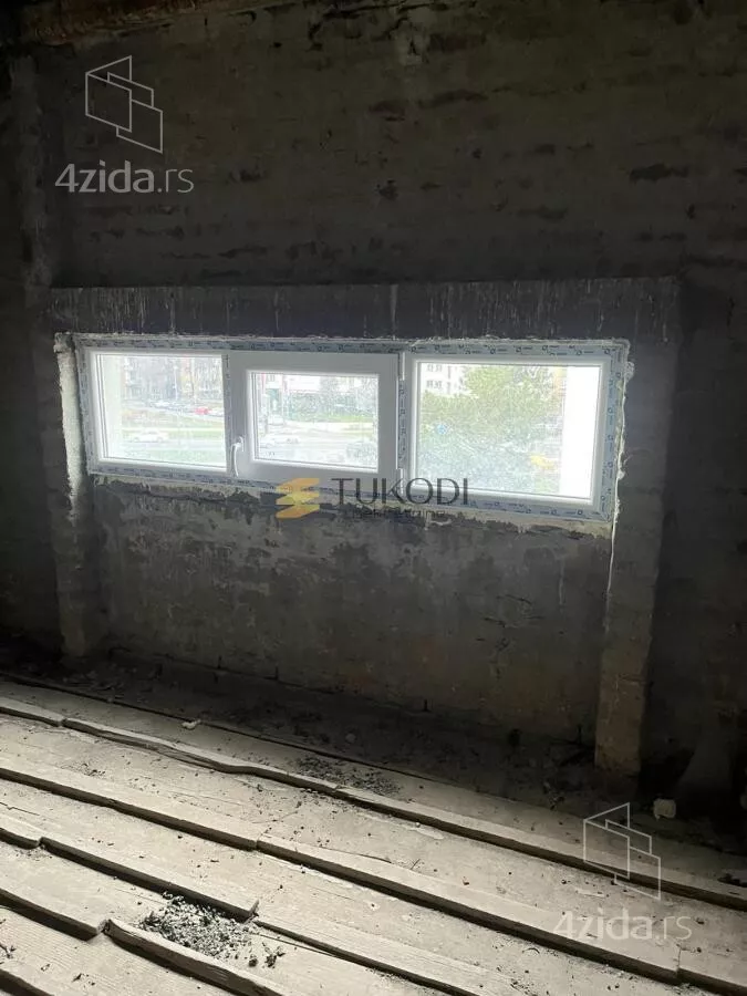 Troiposoban stan | 4zida