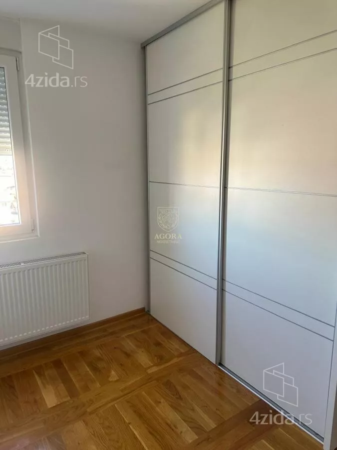 Četvoroiposoban stan | 4zida