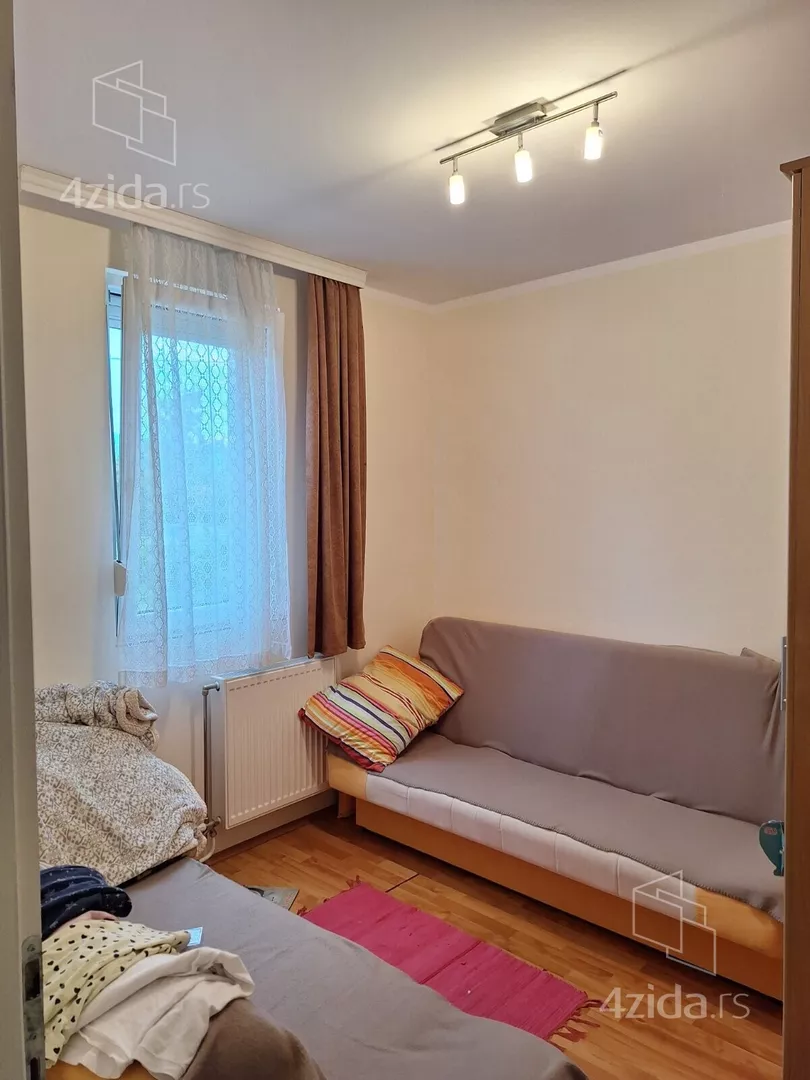 Četvoroiposoban stan | 4zida