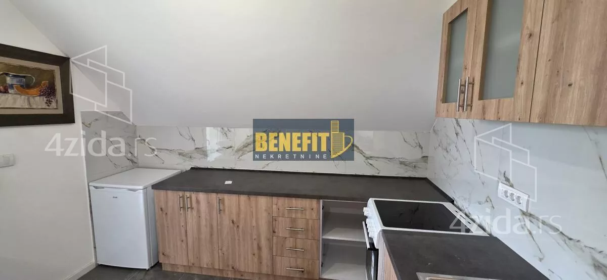 Četvoroiposoban stan | 4zida