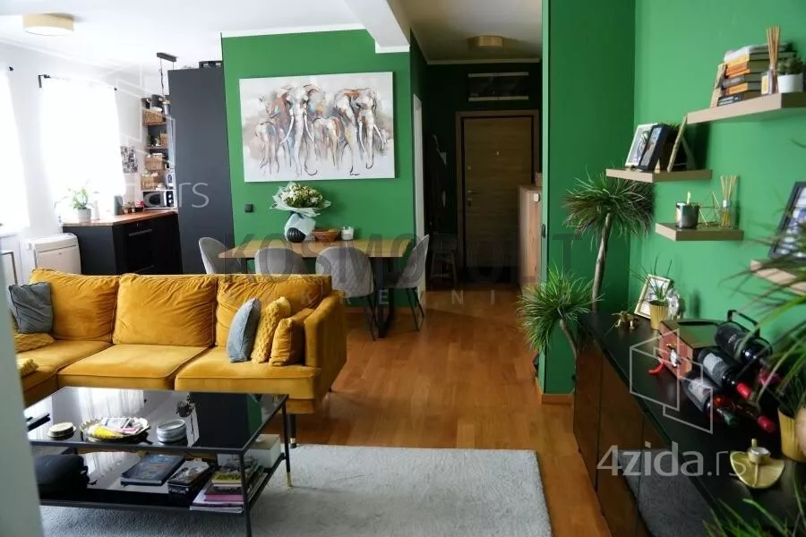 Troiposoban stan | 4zida