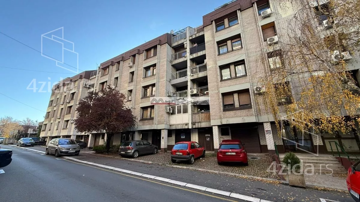 Troiposoban stan | 4zida