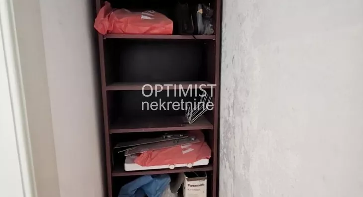 Šestosoban stan | 4zida