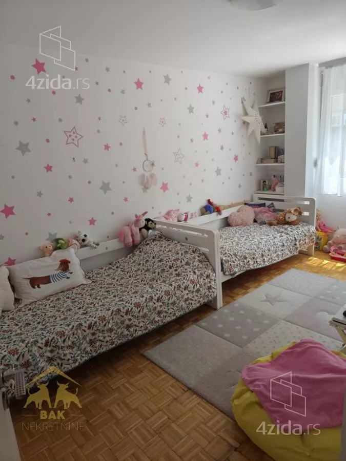 Troiposoban stan | 4zida