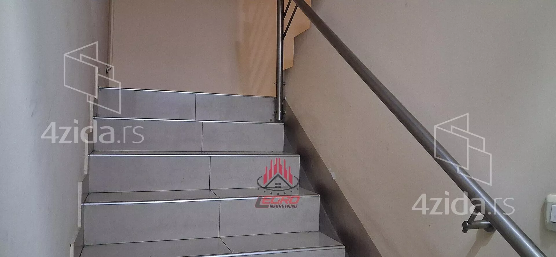 Petoiposoban stan | 4zida