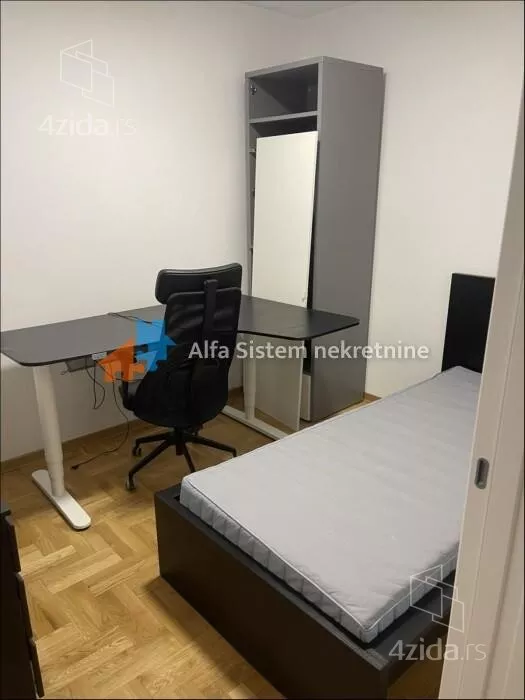 Petosoban stan | 4zida