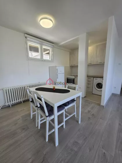 Karađorđev Trg | 4zida.rs