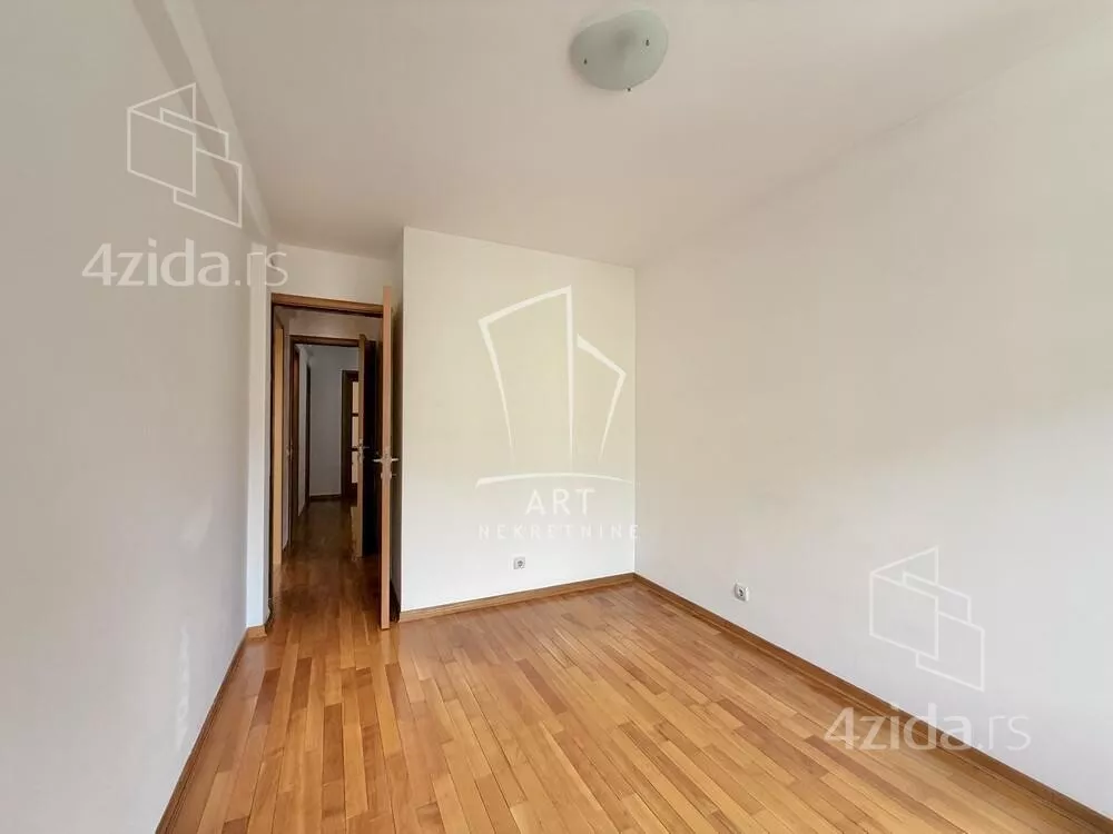 Kancelarija | 4zida
