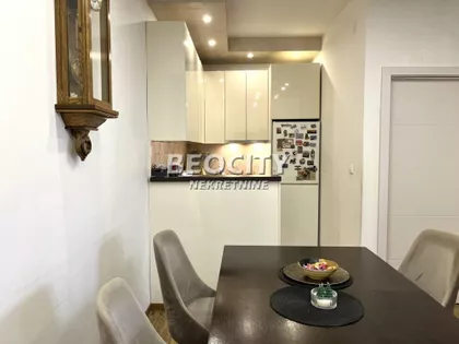 Sretena Mladenovića Mike | 4zida.rs