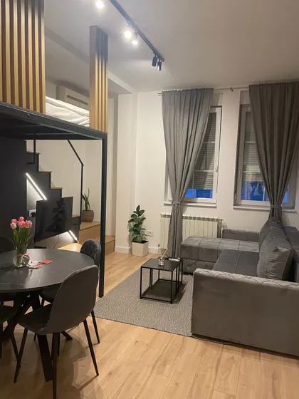 Lasla Gala 19 | 4zida.rs