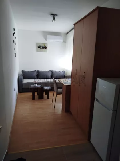 Obrenovićeva | 4zida.rs