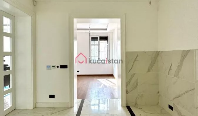 Poslovna zgrada | 4zida