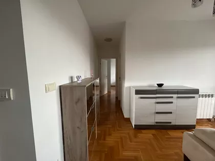 16. Oktobar | 4zida.rs