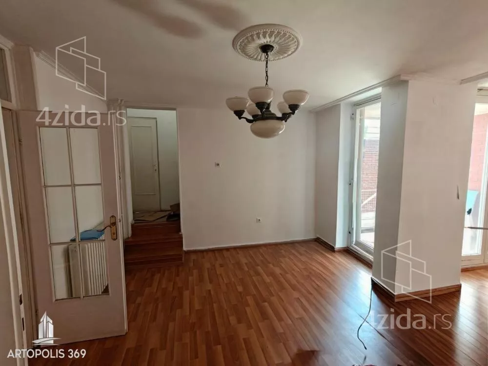 5-etažna kuća | 4zida